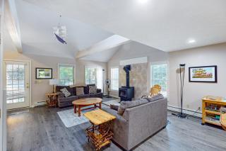 Lou n' Lil's - Glen Arbor - 9
