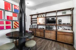 Spacious Riverfront Suite - Close to Downtown - Cleveland - 0