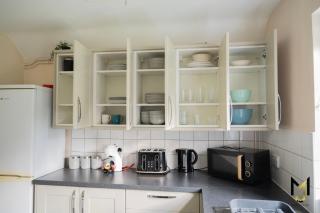 Spacious & Budget Friendly 5 Bed Home! - Maidenhead - 5