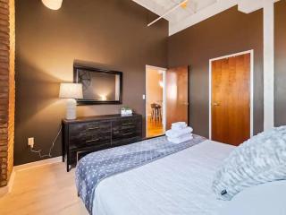 Lakefront Loft - Walk 2 First Energy x Progressive - Cleveland - 7