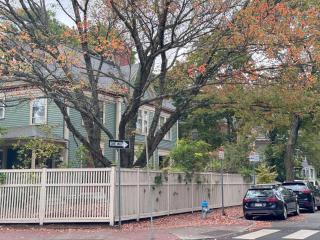 Harvard House - 2BR Retreat adjacent to university - Cambridge - 9