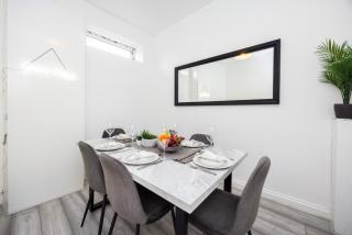 Quick Access to London City, Self Check-in! - London - 4