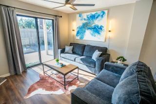 Lake Park Paradise 2-Story Condo - 2