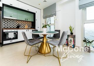 Inviting 2BR with Pool & Pet-Friendly Option - Dubai - 9