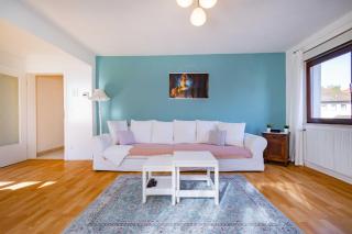 Charmante Wohnung -Altes Kino- 2SZ-2Bad-Terrasse-Netflix - 0