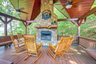 Mineral Bluff Bear Ridge Cabin with Hot Tub! - Mineral Bluff - 0
