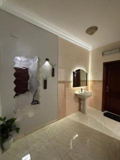 Taiba luxry apartment شقة فخامة طيبة - 2