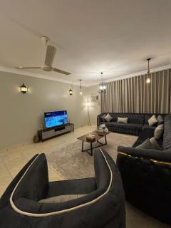 Taiba luxry apartment شقة فخامة طيبة - 1