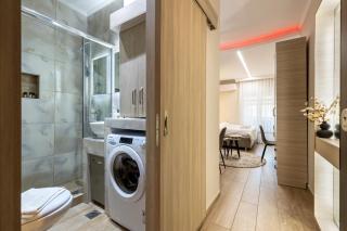 COZY DOWNTOWN APARTMENT - 8