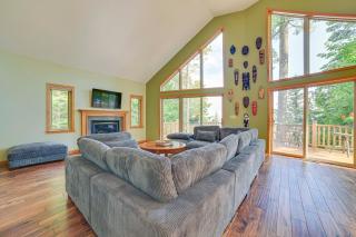 Waterfront Lake Huron Getaway with Private Beach! - 8