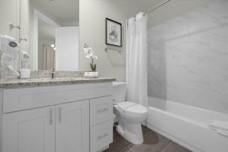DLuxx Top Vacay 4 Miles from Disney 5 suites 7599 - 7