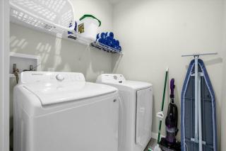 DLuxx Top Vacay 4 Miles from Disney 5 suites 7599 - 3