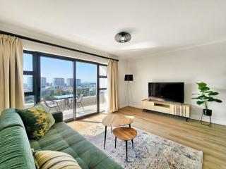 Canal, Mountains, Sea Views, Pool, Gym, Parking, Wifi - 2