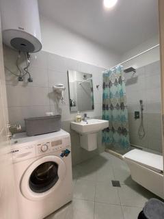 guesthouse3 - Tirana - 1