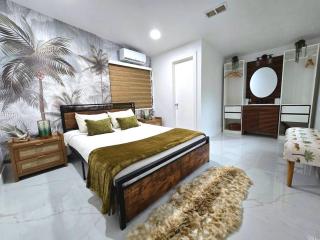 Sunset Retreat at Heart of Miami with pool - 4