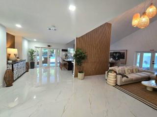 Sunset Retreat at Heart of Miami with pool - 3