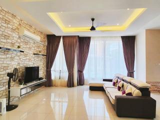 Ipoh Botani nadya 3storey 5br 19 pax - Ipoh - 2