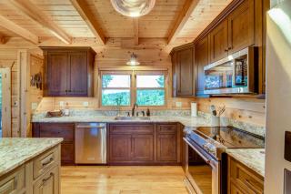 Hot Tub and Game Room Spacious Nebo Cabin! - 1