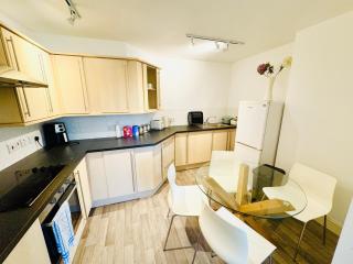 Spacious 2-Bedroom Haven with Modern Amenities in Bradley Stoke - Bristol - 5
