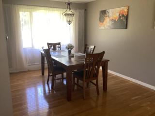 Family friendly spacious with jacuzzi & fireplace! - Dubuque - 4
