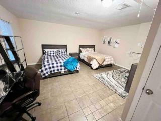 102 Pinewood Villa 4 bed with pool&Spa near Disney - Kissimmee - 1