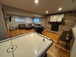 Parkside Getaway- Spacious Six Bedroom Home for Families & Friends - Ames - 7
