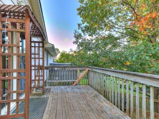 Parkside Getaway- Spacious Six Bedroom Home for Families & Friends - 9