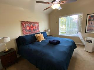Family friendly 3 story townhouse with workspace - 7