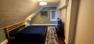 Heart of Toronto Home - 8