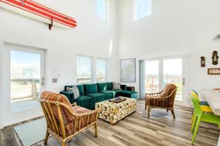 Sassy & Stylish Home - Gulf Water Views! - 3