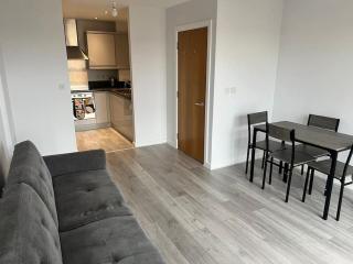 Modern 1 bed flat - Minutes from Newbury Park Station - Barkingside - 0