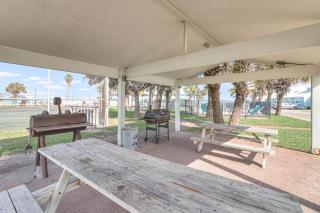 Bayfront Kontiki - Rockport - 1