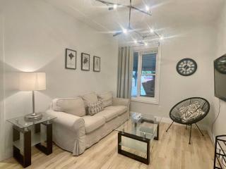Stylish 3-bdrm suite w free Parking - Kitchener - 5