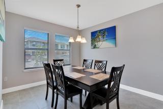Spectacular! Townhome 9 Miles to Disney World! - 1