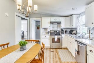Home with Fishing Dock Access in Ocean Isle Beach! - Ocean Isle Beach - 4