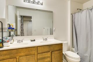 16 Mi to Louisville Pet-Friendly Getaway! - 4