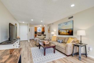 1st-Floor Condo in Walden Walk to Pool and Lake! - Montgomery - 5