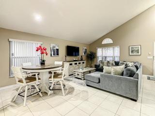 Beautiful Getaway Home Minutes from Disney - 5