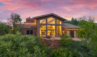 Beautiful Upscale Home with Views of Cathedral Rock, a Stream, Lush Fruit Trees - Sedona - 0
