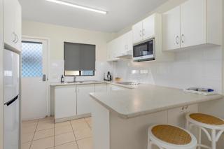 Sawtell Beach Ocean Sands 3 - Opposite Main Beach and short stroll to Coffee Shops and Restaurants! - Sawtell - 5