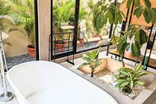 Cottonwood Villa Magnolia B - Jacuzzi Billyard BBQ - Bandung - 6
