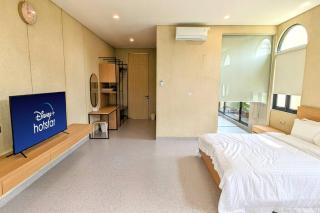 Cottonwood Villa Magnolia B - Jacuzzi Billyard BBQ - Bandung - 5