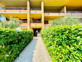Sole Apt - Relax in piscina nel cuore di Sirmione - Sirmione - 3