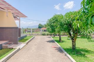 RedDoorz Syariah at Kadungora Garut - - 3