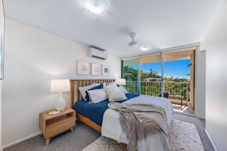 Large, Luxurious Townhouse Stunning Oceanviews - Airlie Beach - 8