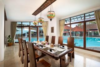 Royal Hotel and Villas Trawas - Trawas - 4