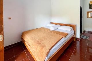 Guest House Surya Ayu Permai Buleleng Mitra RedDoorz - 9