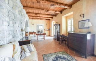 4 Bedroom Gorgeous Home In Satriano - Satriano - 9