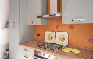 Amazing Apartment In Grottammare - Grottammare - 2