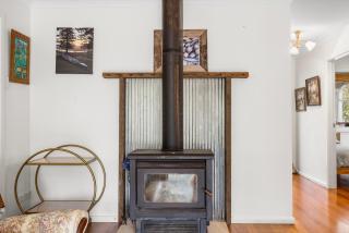 Hillsborough Cottage SWR - No Sheets or Towels provided - 2